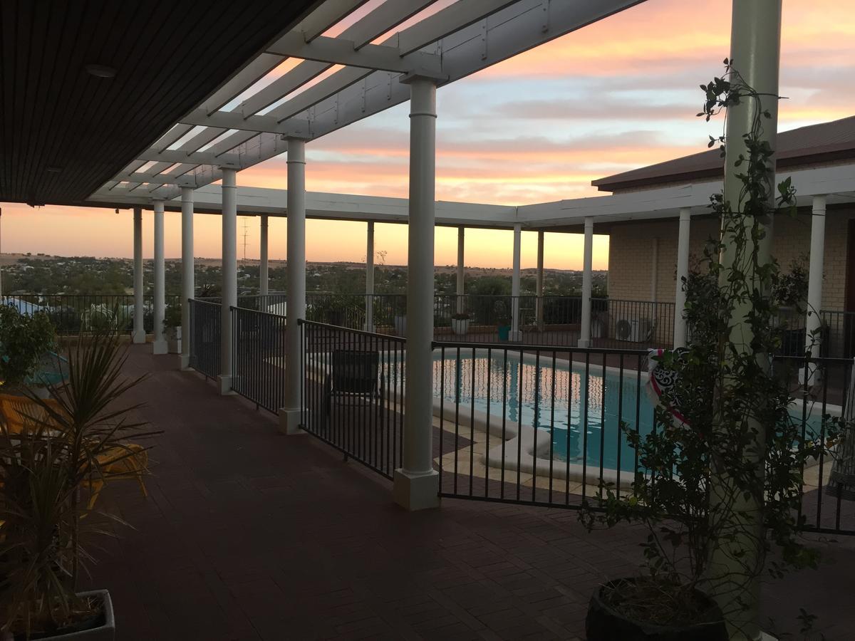Fairway Manor Accommodation Northam Εξωτερικό φωτογραφία